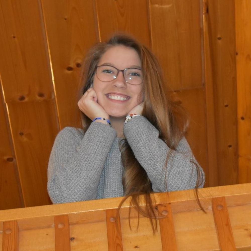 Meet your Posher, Elizabeth